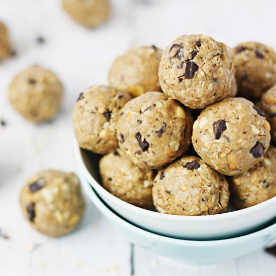 Crunchy Peanut Butter Protein Bites