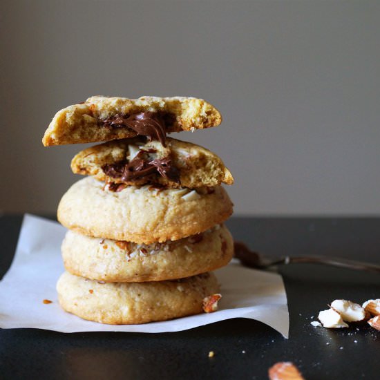 Nutella Stuffed Almond Cookies
