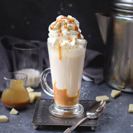Iced White Chocolate Caramel Macchi