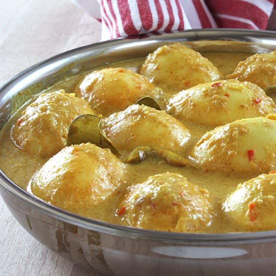 Eggs Braised in Spicy Coconut Broth
