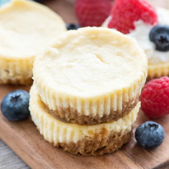 Easy Mini Cheesecakes