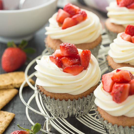 Strawberry Cheesecake Cupcakes