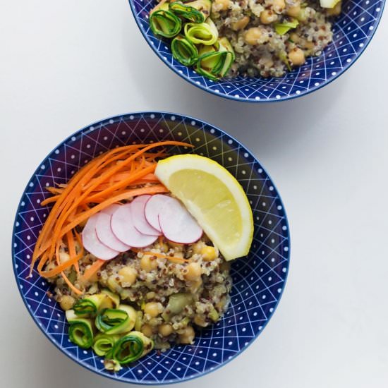 Veggie Quinoa Bowls with Chickpeas