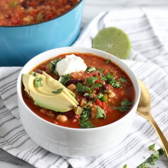 One Pot Quinoa Veggie Chili