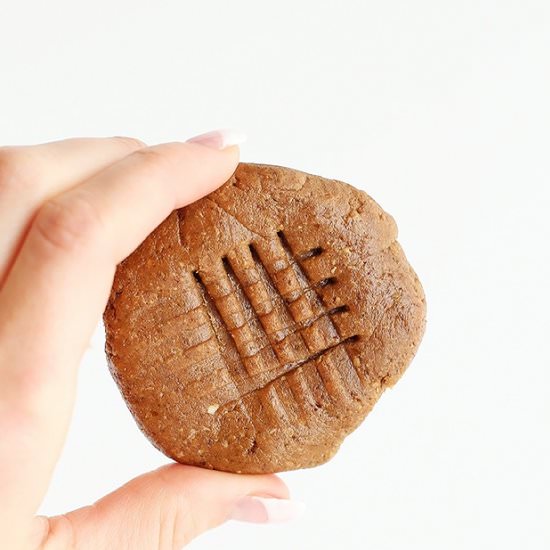 CHOCOLATE ALMOND BUTTER COOKIE