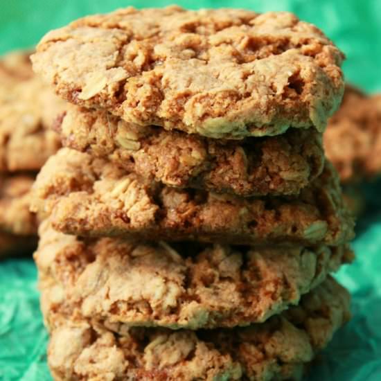 Simple Vegan Oatmeal Cookies