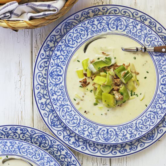 Leek Cheese Soup (German Käsesuppe)