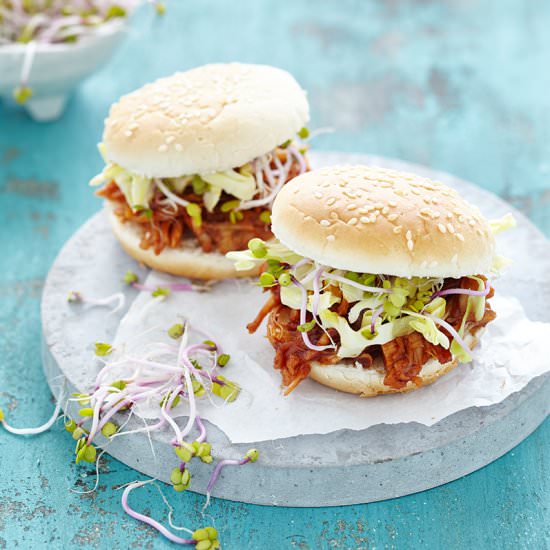 VEGAN PULLED jackfruit bbq burger