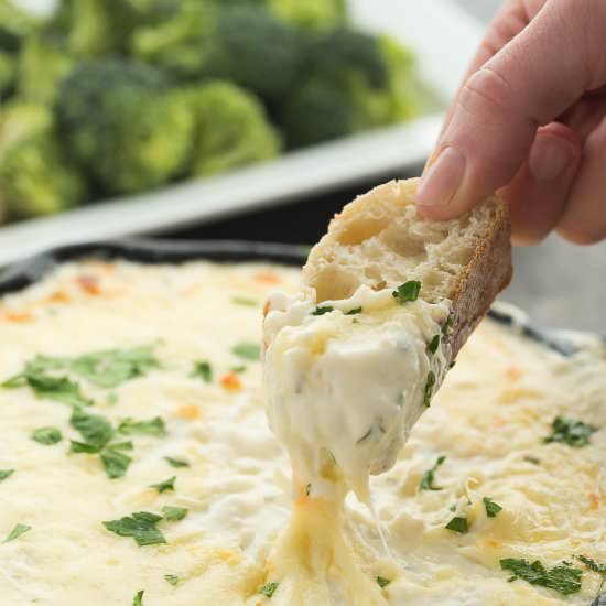 Cheesy Chicken Alfredo Dip