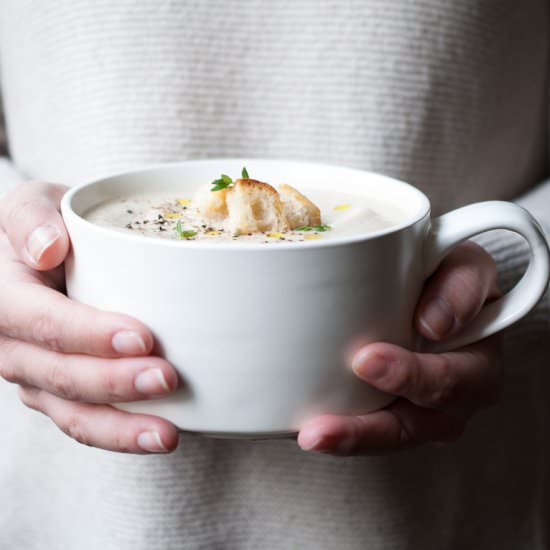 Roasted Cauliflower Garlic Soup