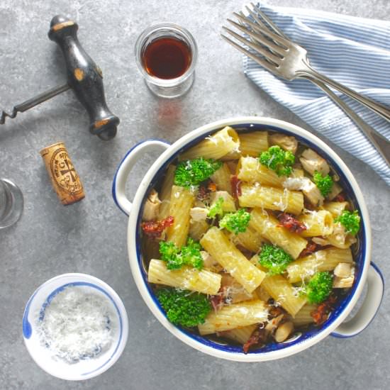 Rigatoni with Broccoli and Chicken