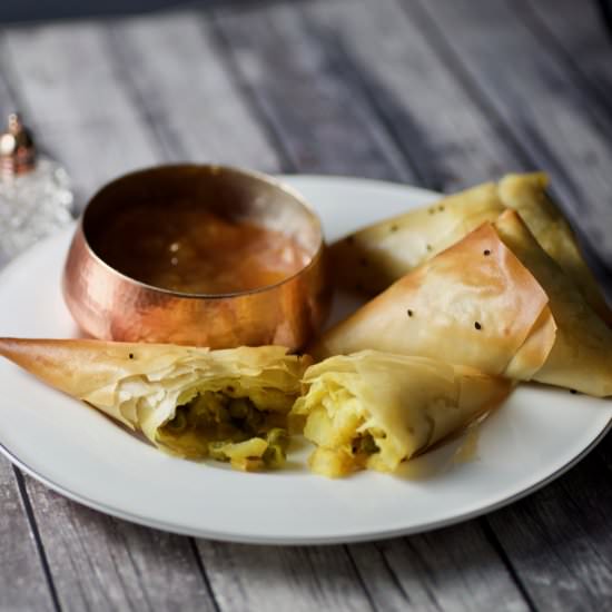 Healthy Baked Vegetarian Samosas