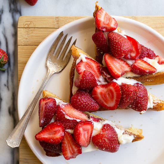 Strawberry Cheesecake Toast