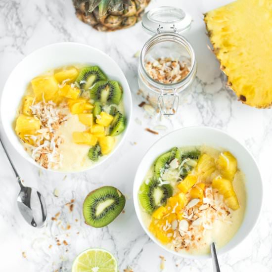 Tropical Pineapple Smoothie Bowl