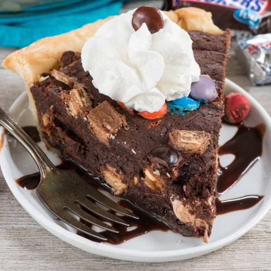 Candy Bar Brownie Pie