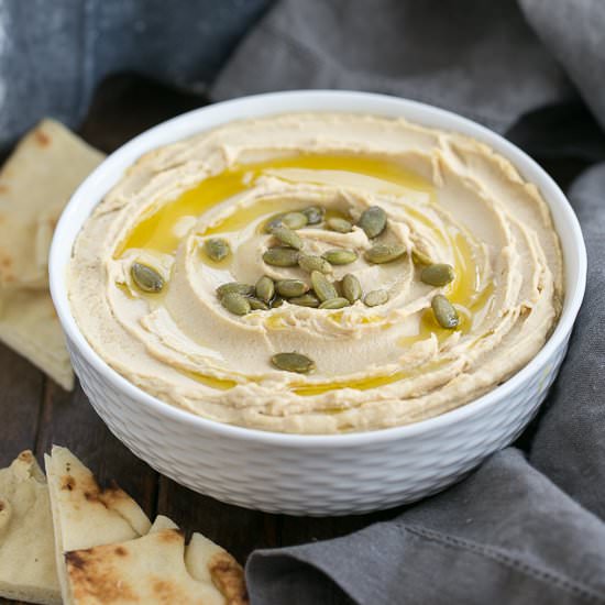 Creamy Hummus from Scratch