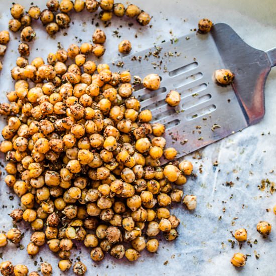 Roasted Pizza Chickpeas