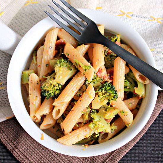 Broccoli & Sun Dried Tomato Pasta