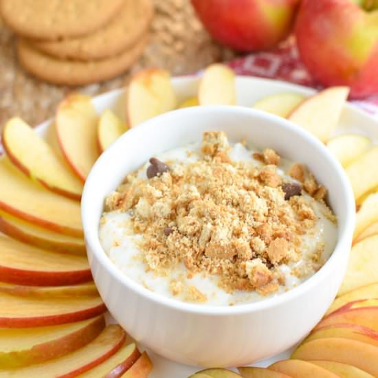 Cheesecake Dip with Apple Nachos