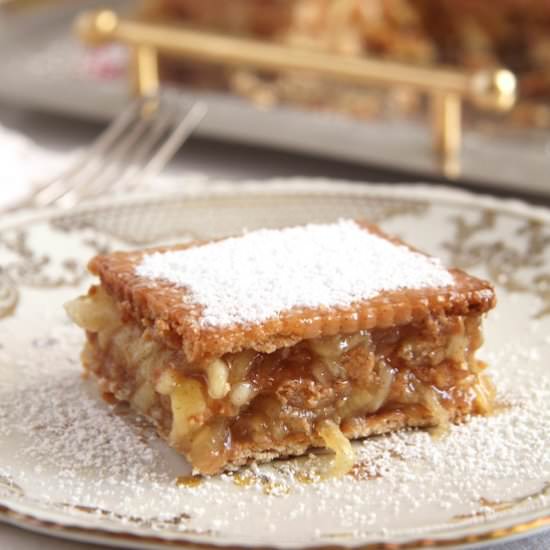Biscuit Apple Cake