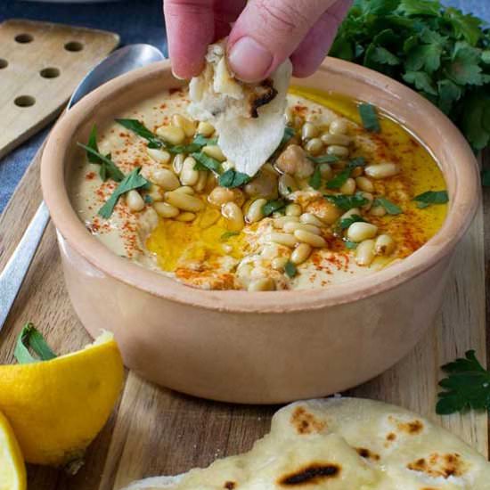 Hummus and 2-Ingredient Flatbread