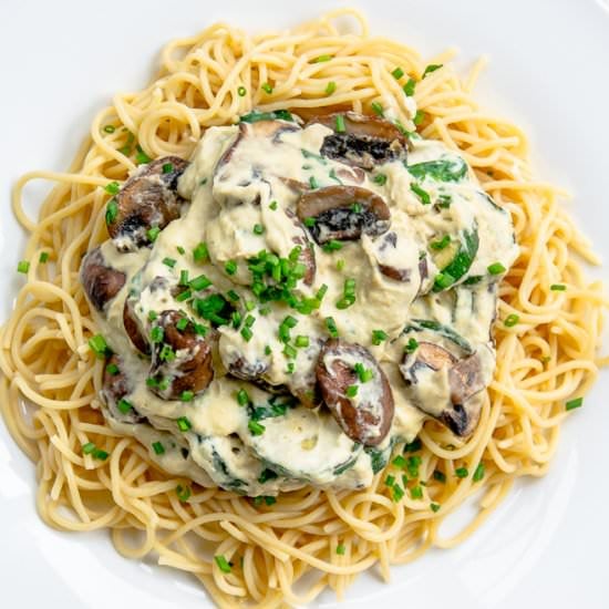 Creamy Vegan Mushrooms & Spaghetti