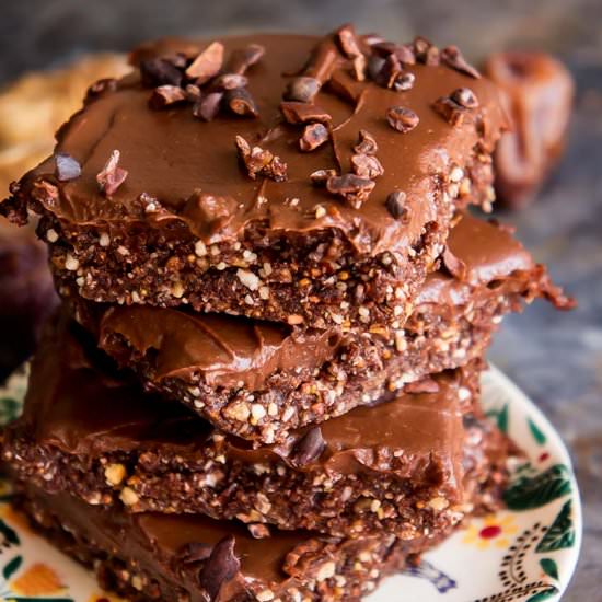 Raw Brownies w Chocolate Frosting
