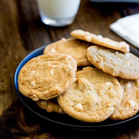 White Choc & Macademia Cookies