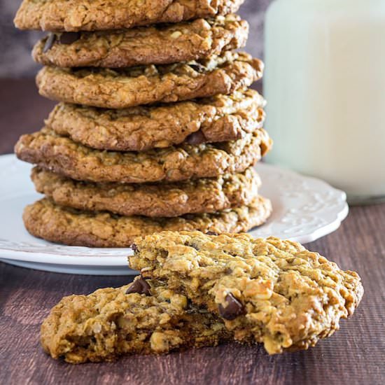 Oatmeal Cookies w/ Chocolate Chips
