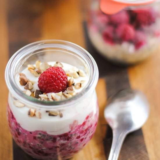 Raspberry almond overnight oats