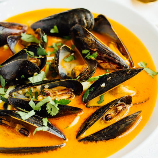 Coconut Curry Mussels
