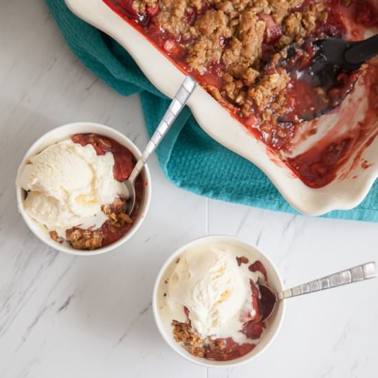 Wheat Strawberry Rhubarb Crumble
