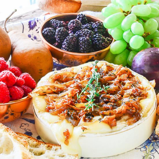Baked Brie with Caramelized Onions