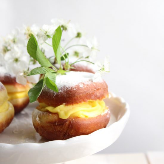 Eclair Donuts