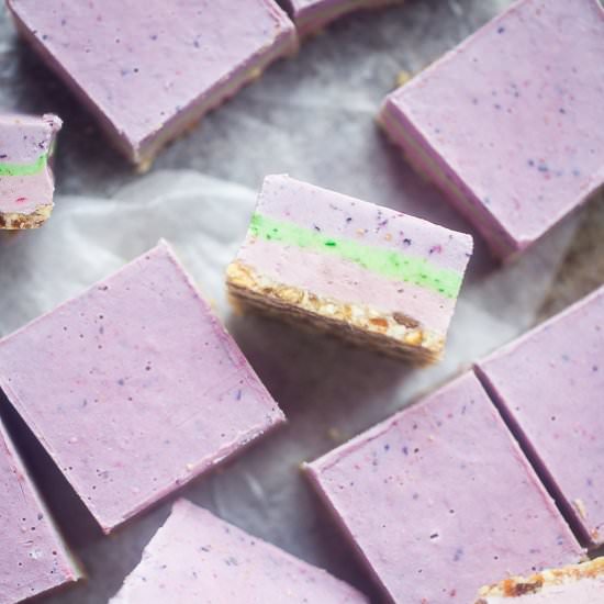 Superfood Berry Cashew No Bake Bars