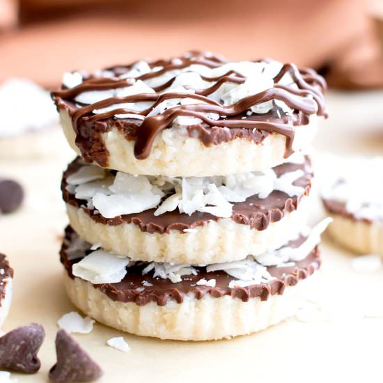 Paleo Chocolate Coconut Cups