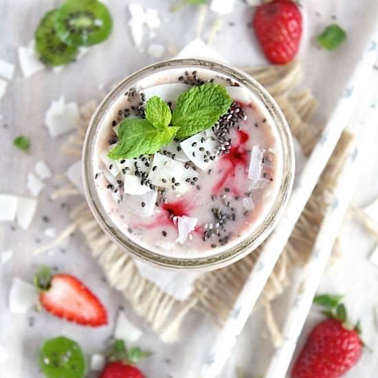 Strawberry Kiwi Super Smoothie