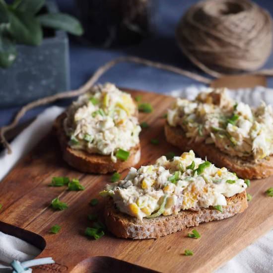 Smoked mackerel and leek egg salad