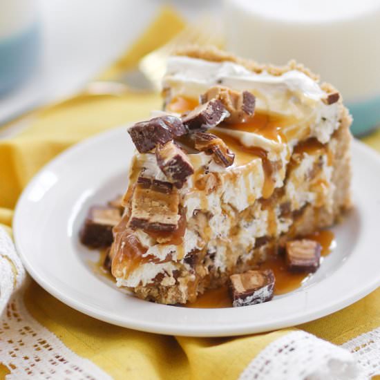 Peanut Butter Snickers Cheesecake