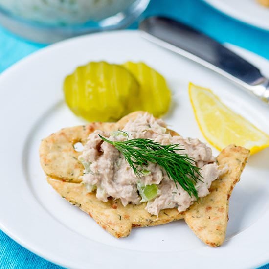 Clean Tuna Salad on Dill Crackers