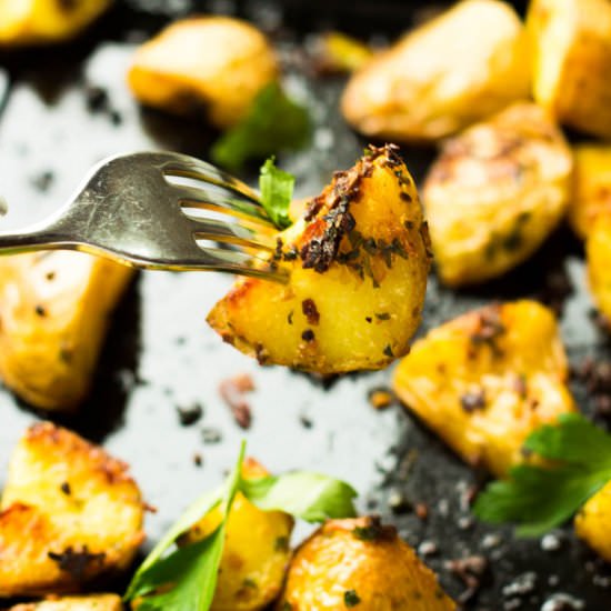 Garlic and Herb Roast Potatoes