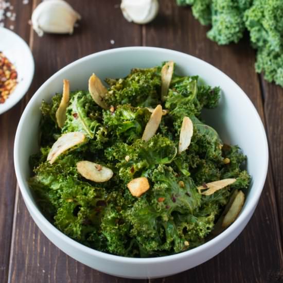 Spicy Garlic Kale Chips