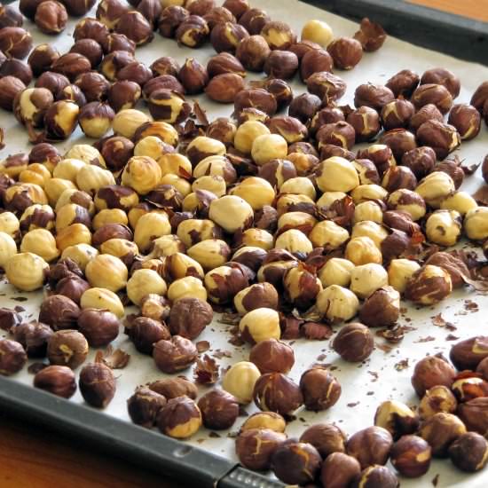 How To Skin Hazelnuts