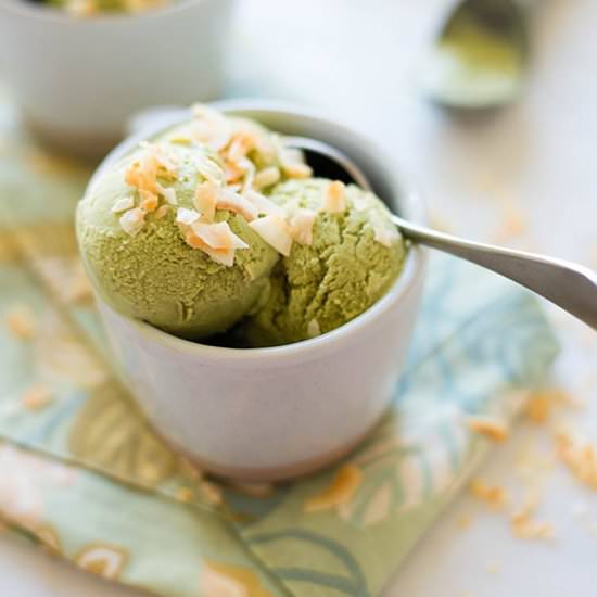 4 Ingredient Matcha Frozen Yogurt