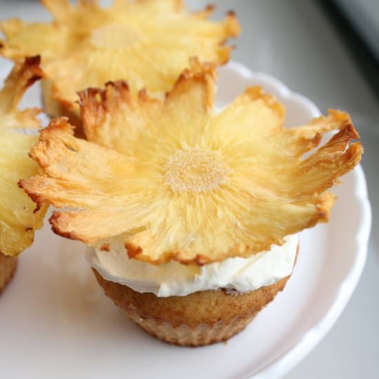 Cupcakes with Pineapple Flower