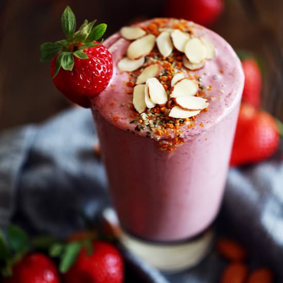 Strawberry Almond Smoothie