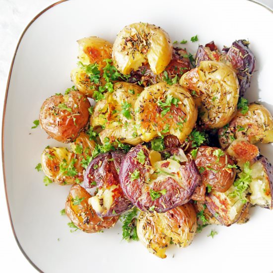 Crispy Garlic Smashed Baby Potatoes