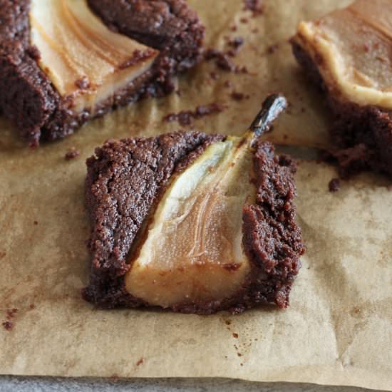 Brownie with Pears in Ginger Syrup