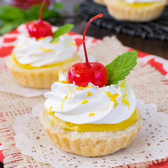 Mini Lemon Cheesecake Pies