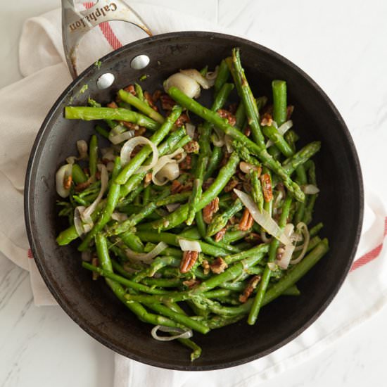 Skillet Asparagus with Pecans